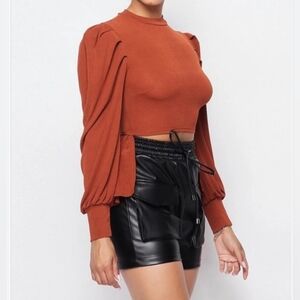 SEXY PUFF SLEEVE HIGH-LOW CROPPED BLOUSE95%POLYESTER 5%SPANDEX |